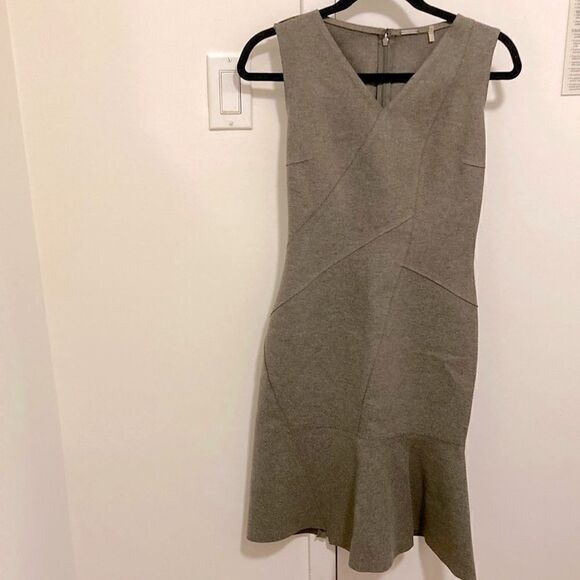 Elie Tahari Asymmetrical Sleeveless Shift Dress. Grey/Brown. Size 0 - Picture 1 of 8